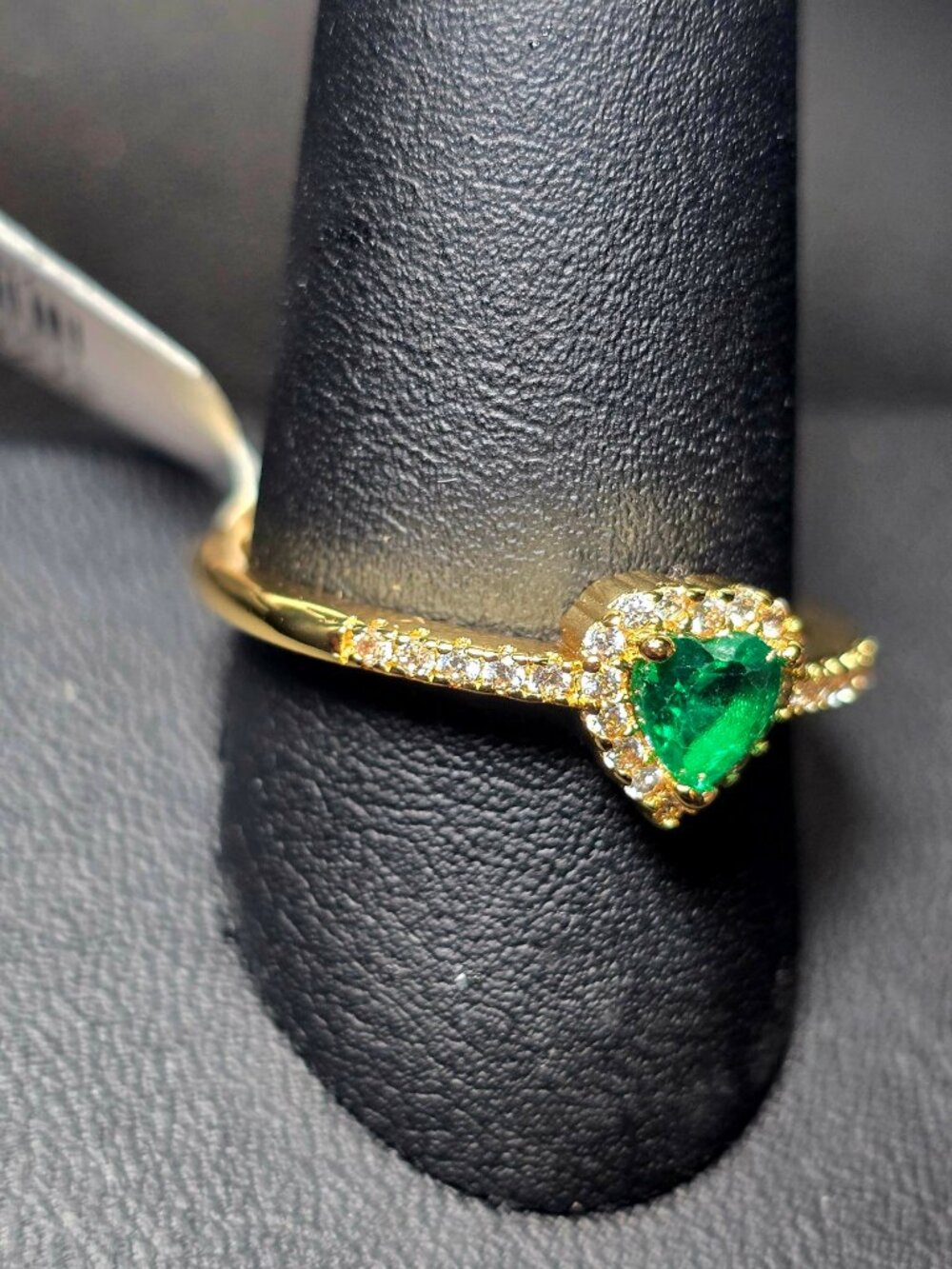 Size 10 Gold Tone Green Heart Ring Crystal Halo Pavé Band New With Tags
